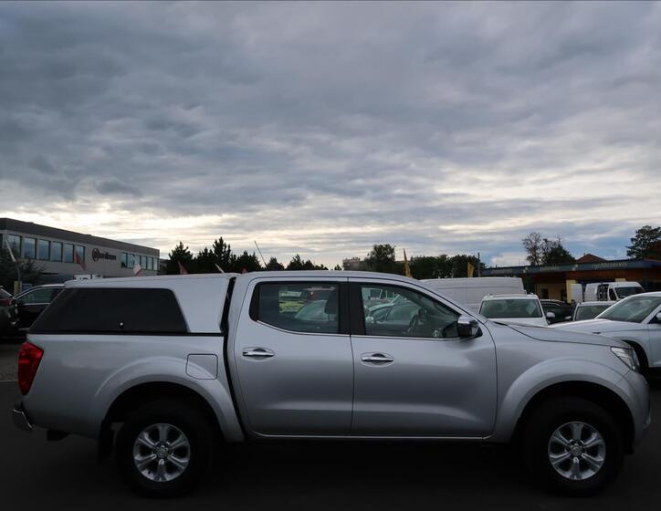 Nissan Navara 5