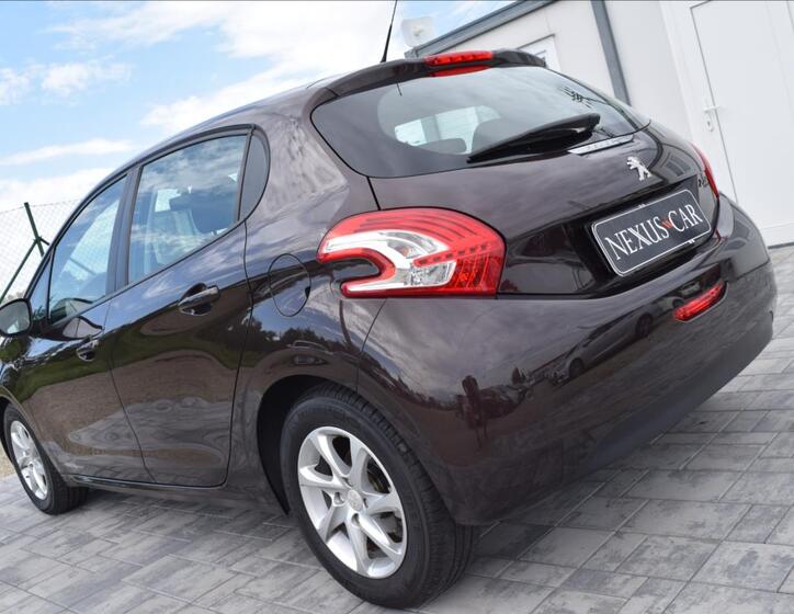 Peugeot 208 7