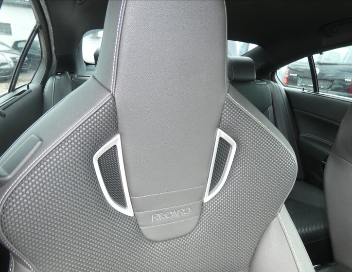 Opel Insignia 9