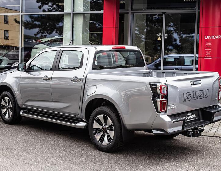 Isuzu D-Max 8