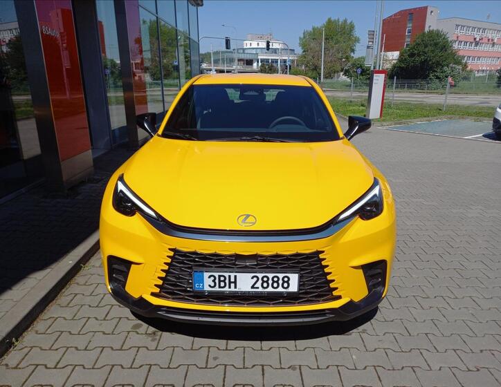 Lexus LBX 2