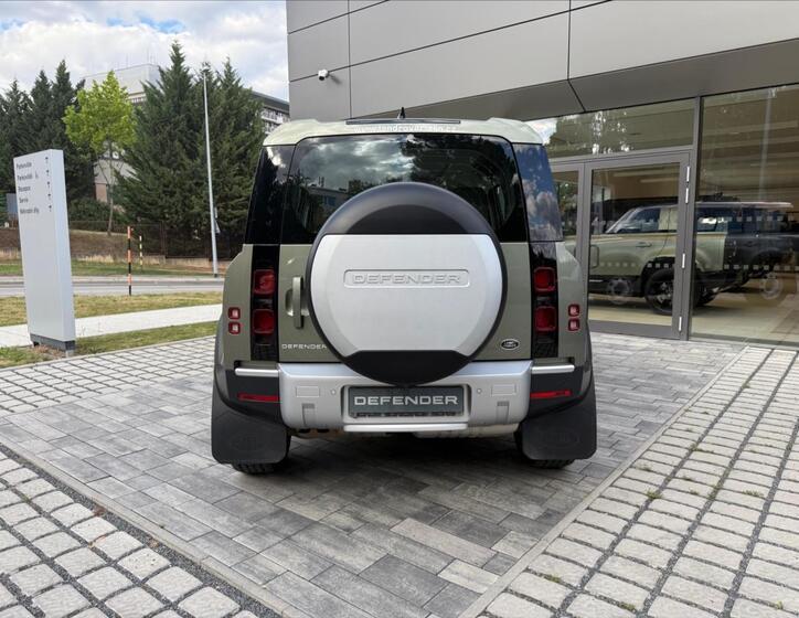 Land Rover Defender 5