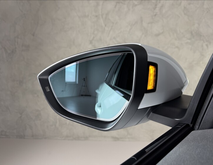 Audi e-tron 30