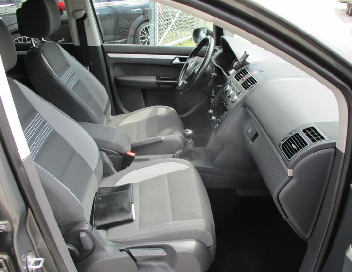 Volkswagen Touran 13