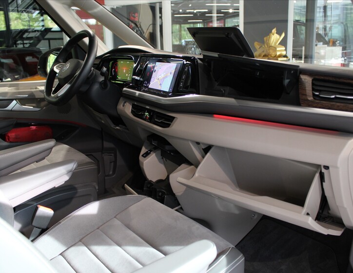 Volkswagen Multivan 27
