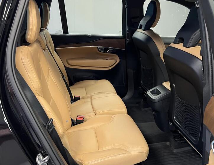 Volvo XC90 10