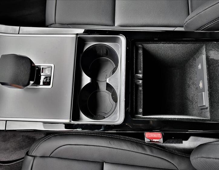 Land Rover Range Rover Velar 30