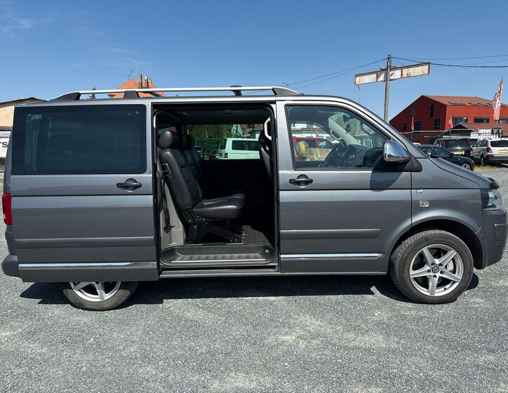 Volkswagen Caravelle 9