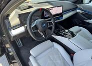 BMW i5 5