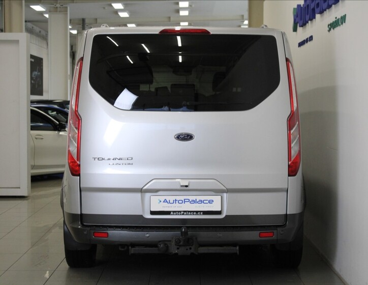 Ford Tourneo Custom 4