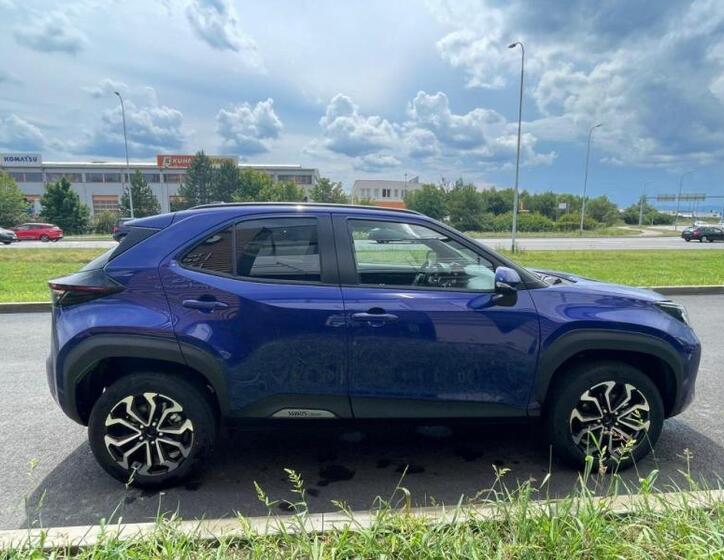 Toyota Yaris Cross 8