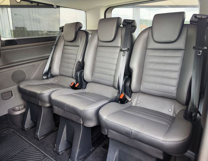 Ford Tourneo Custom 11