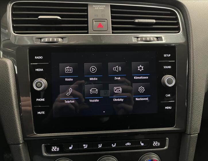 Volkswagen Golf 9