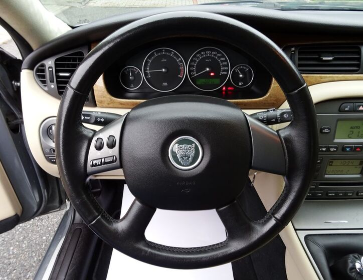 Jaguar X-Type 20