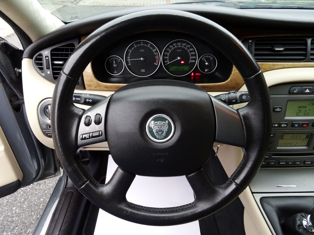 Jaguar X-Type
