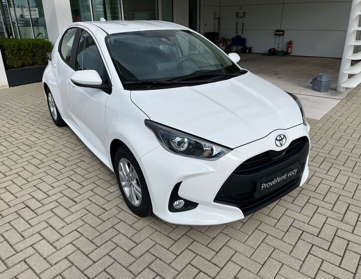 Toyota Yaris 8