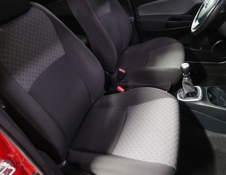 Toyota Yaris 13
