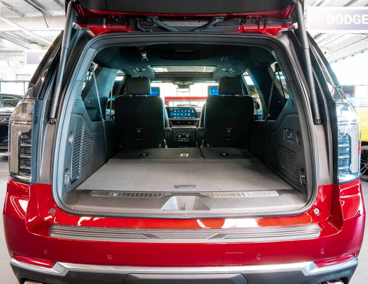 Chevrolet Suburban 8