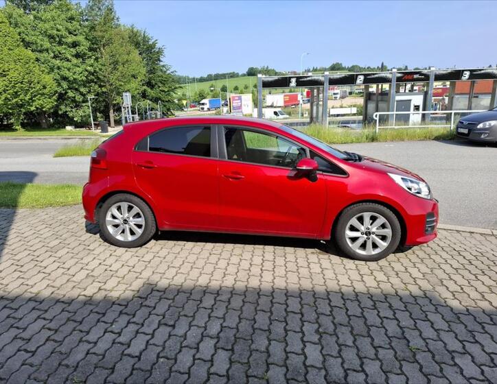 KIA Rio 8