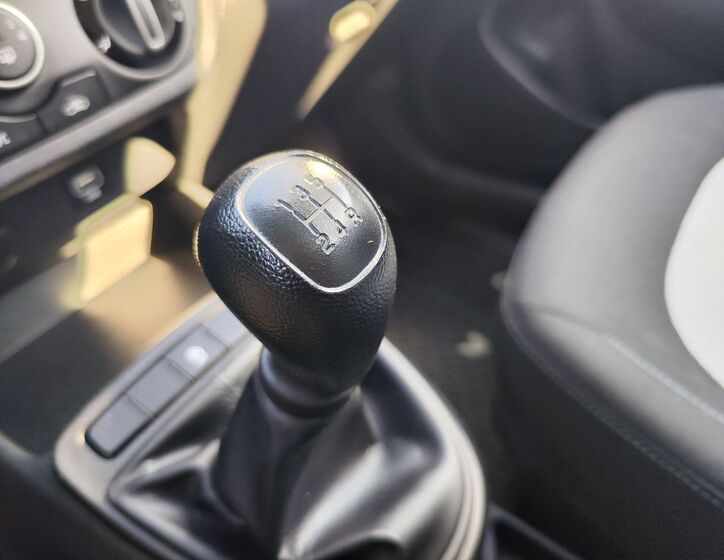 Hyundai i10 18