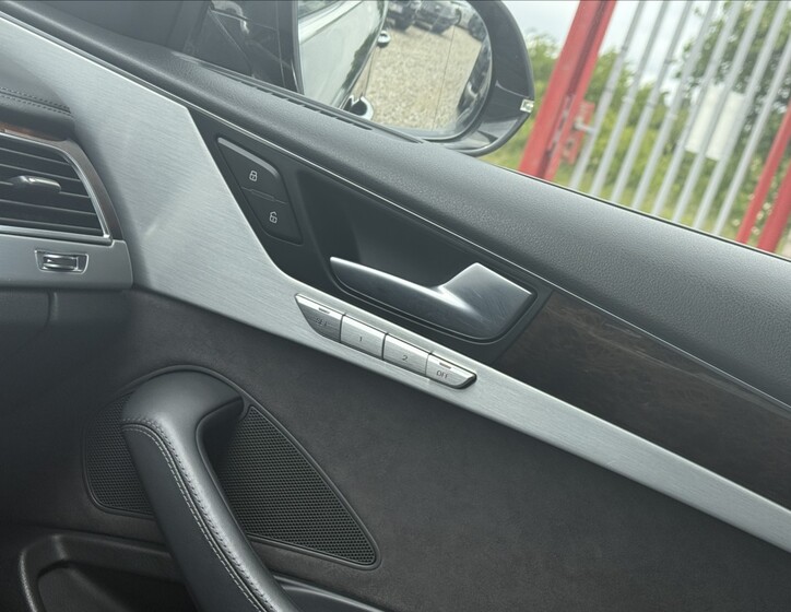 Audi A8 23