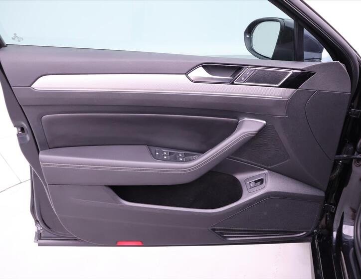 Volkswagen Passat 11