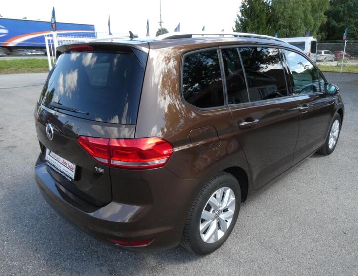 Volkswagen Touran 8