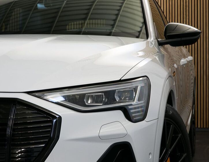 Audi e-tron 8