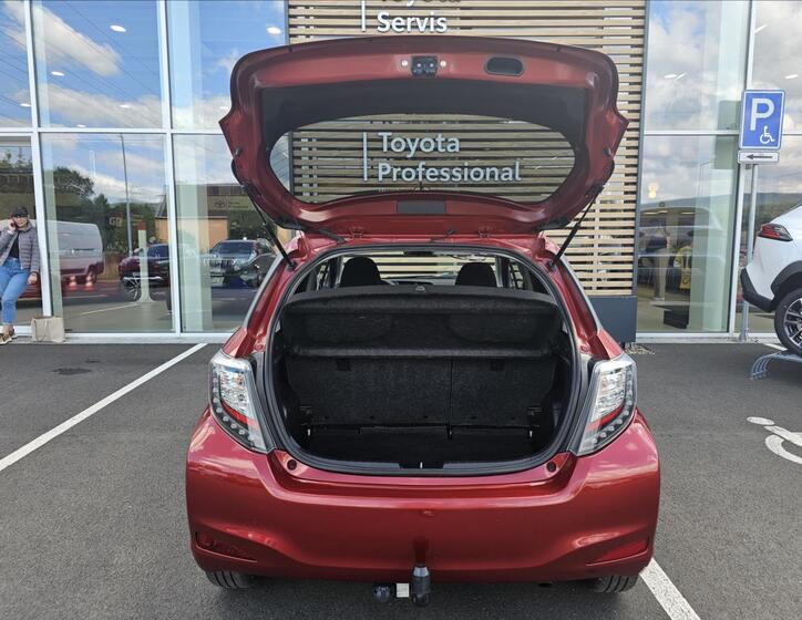 Toyota Yaris 9
