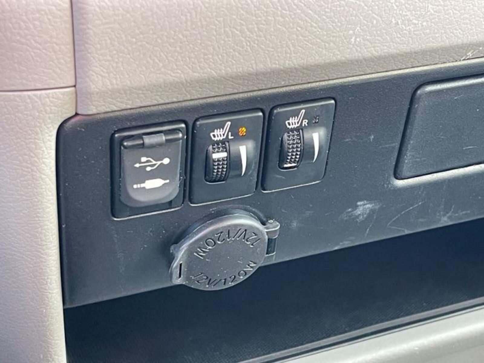Toyota Sienna 25
