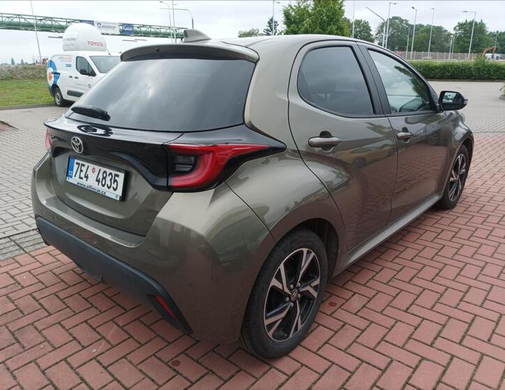 Toyota Yaris 4