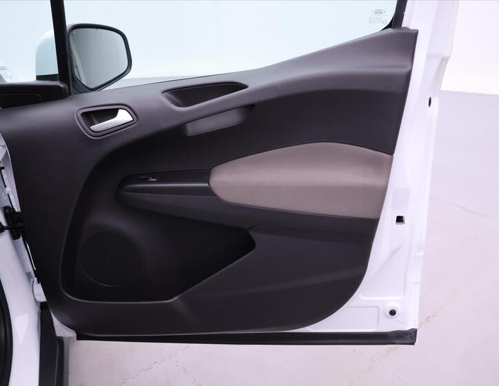 Ford Tourneo Courier 12