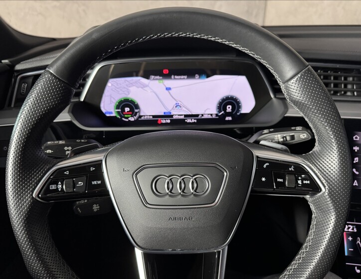 Audi e-tron 38