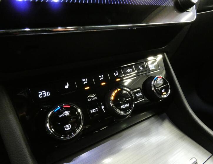 Škoda Superb 12