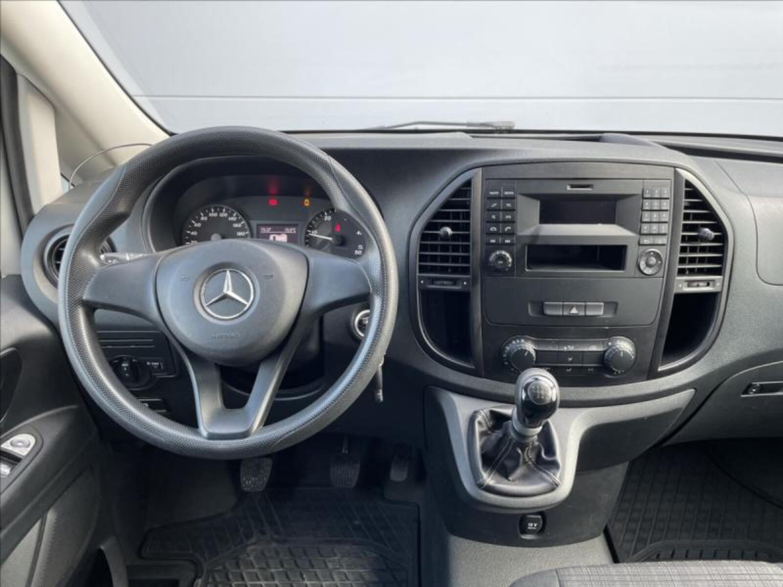 Mercedes-Benz Vito 8