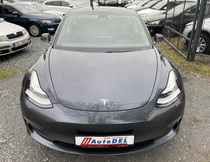 Tesla Model 3 11