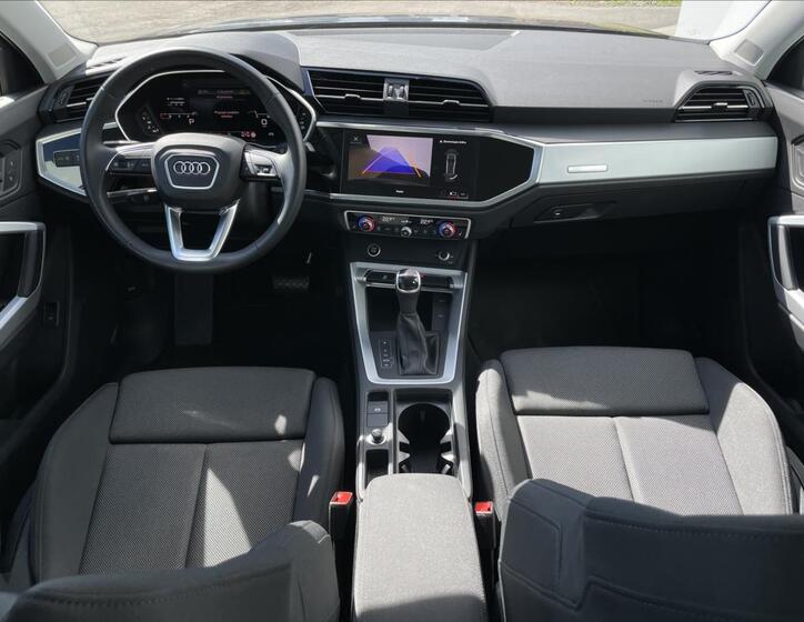 Audi Q3 6