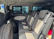 Ford Tourneo Custom 11