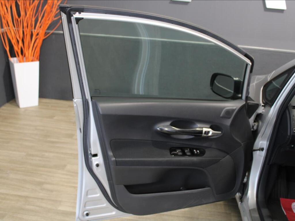 Toyota Auris 10