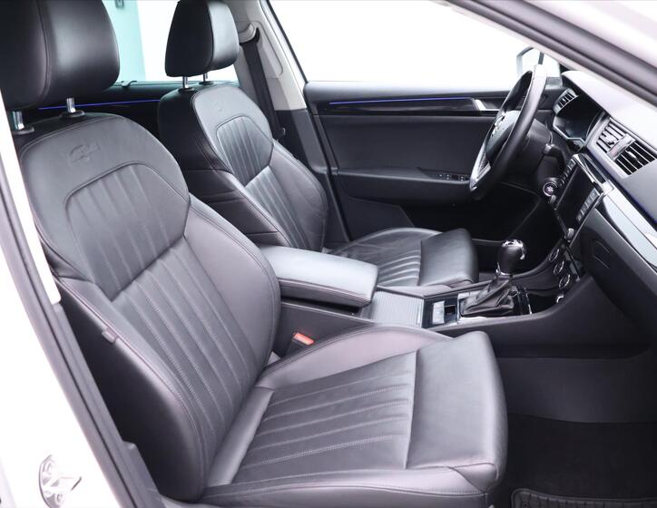 Škoda Superb 12