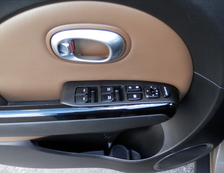 KIA Soul 9
