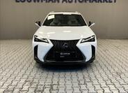 Lexus UX 250h 4