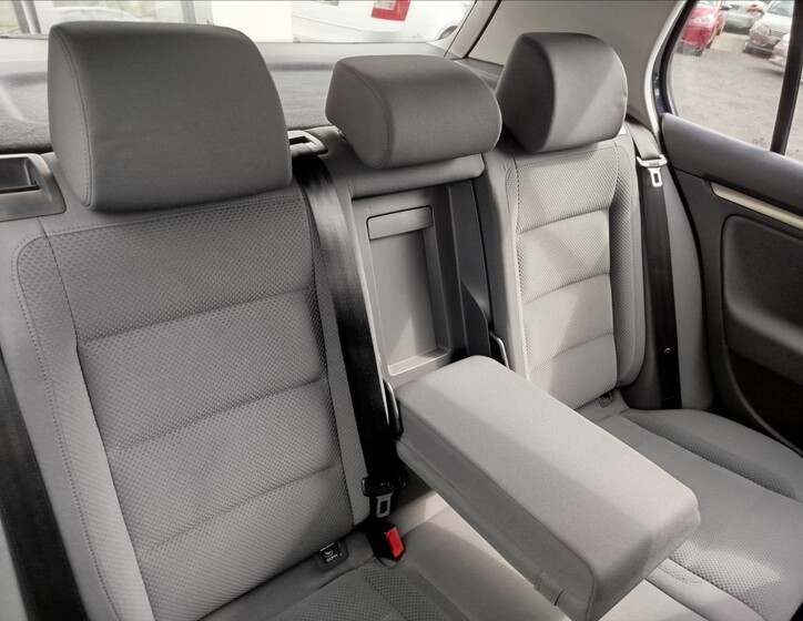 Volkswagen Golf 32