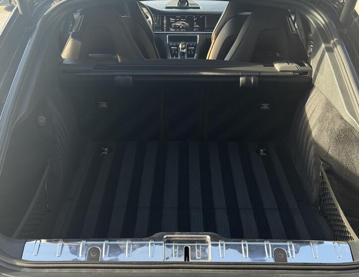 Porsche Panamera 34