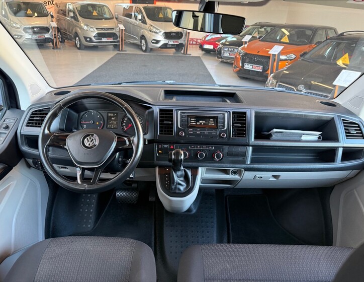 Volkswagen Caravelle 13