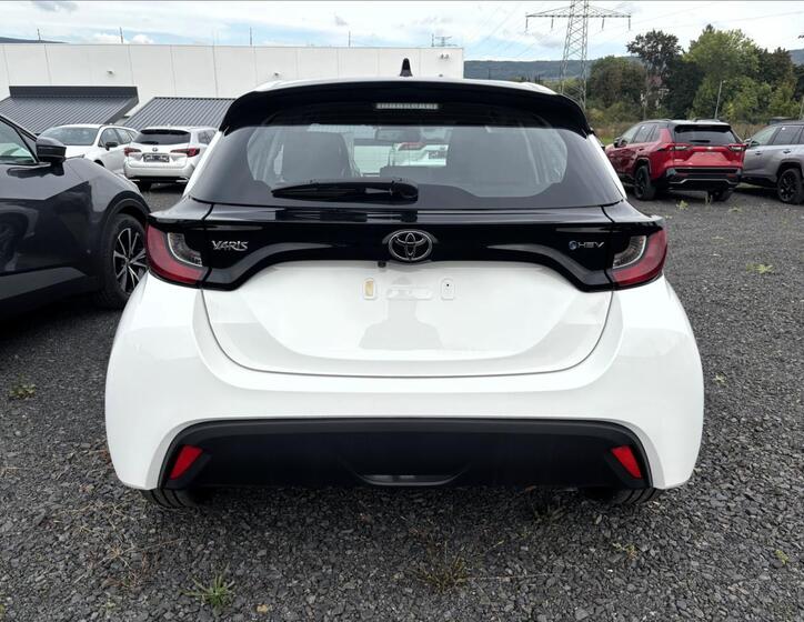 Toyota Yaris 6