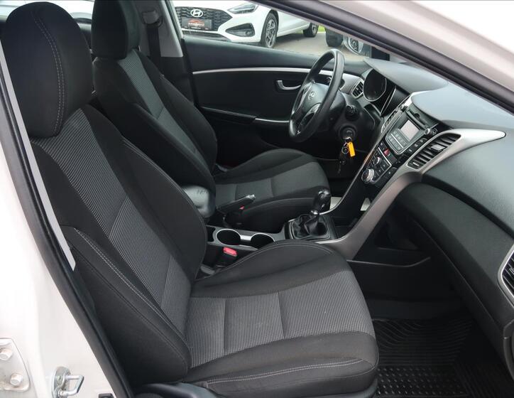 Hyundai i30 13