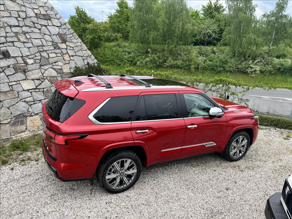 Toyota Sequoia