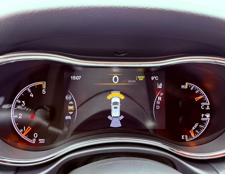 Jeep Grand Cherokee 25