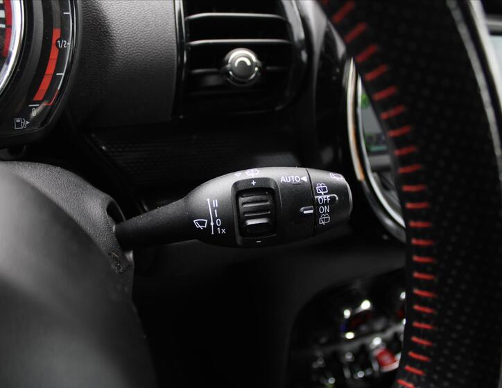 Mini Clubman 18